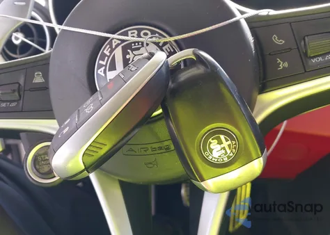 2019 Alfa Romeo Giulia Ti Sport Awd из США, поврежденный, VIN ZARFANBN3K7614991